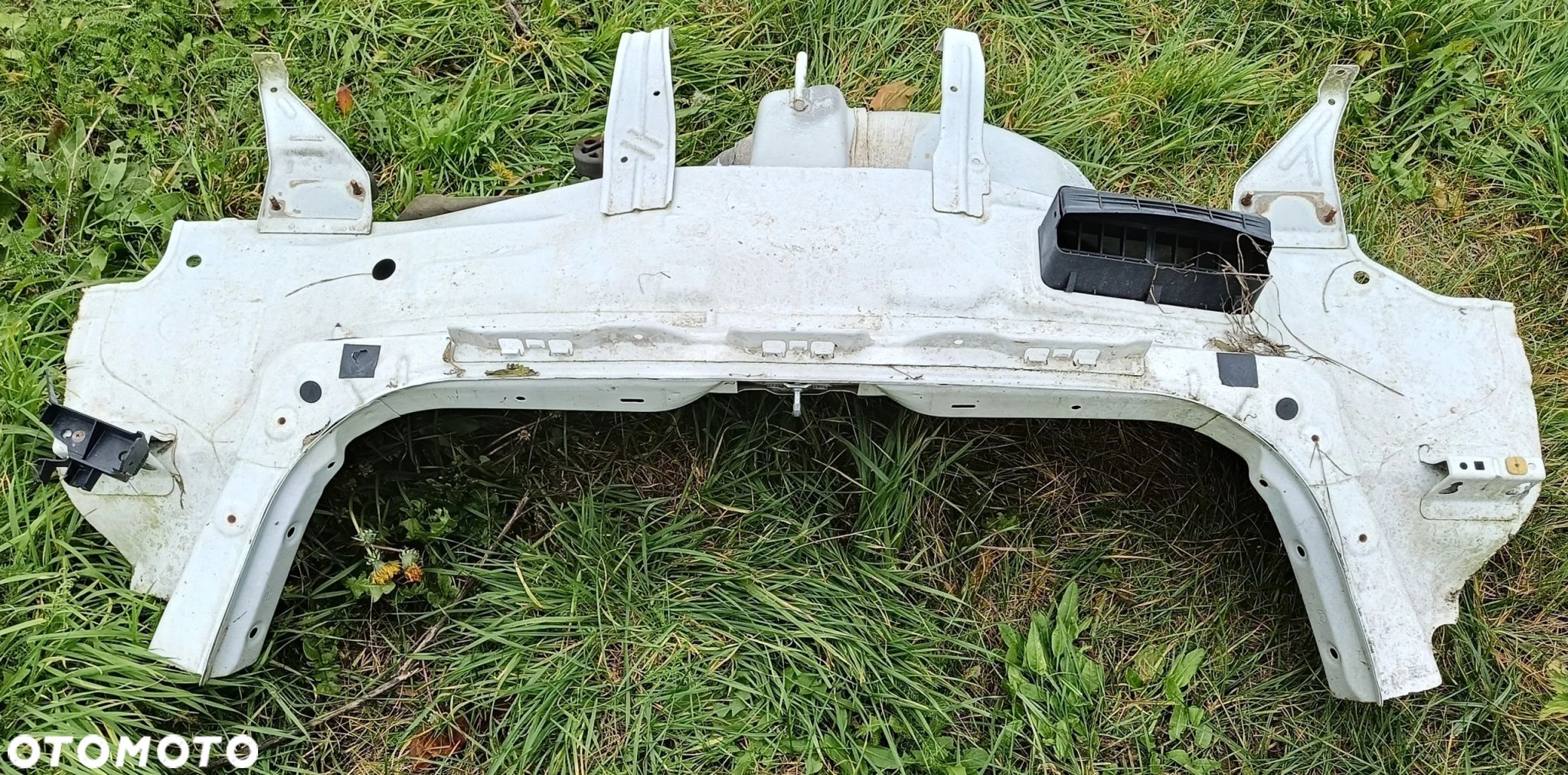 Swift IV MK6 pas tylny tył kolor 26U 04-10r Suzuki * - 1