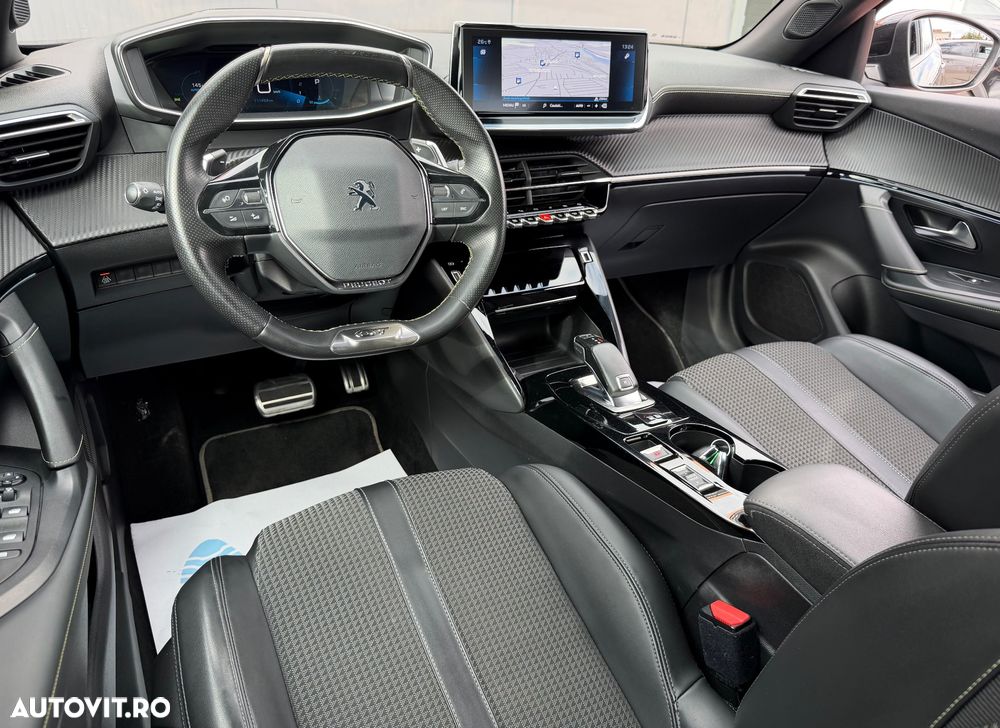 Peugeot 2008 1.2 L PureTech STT EAT8 GT Line - 23