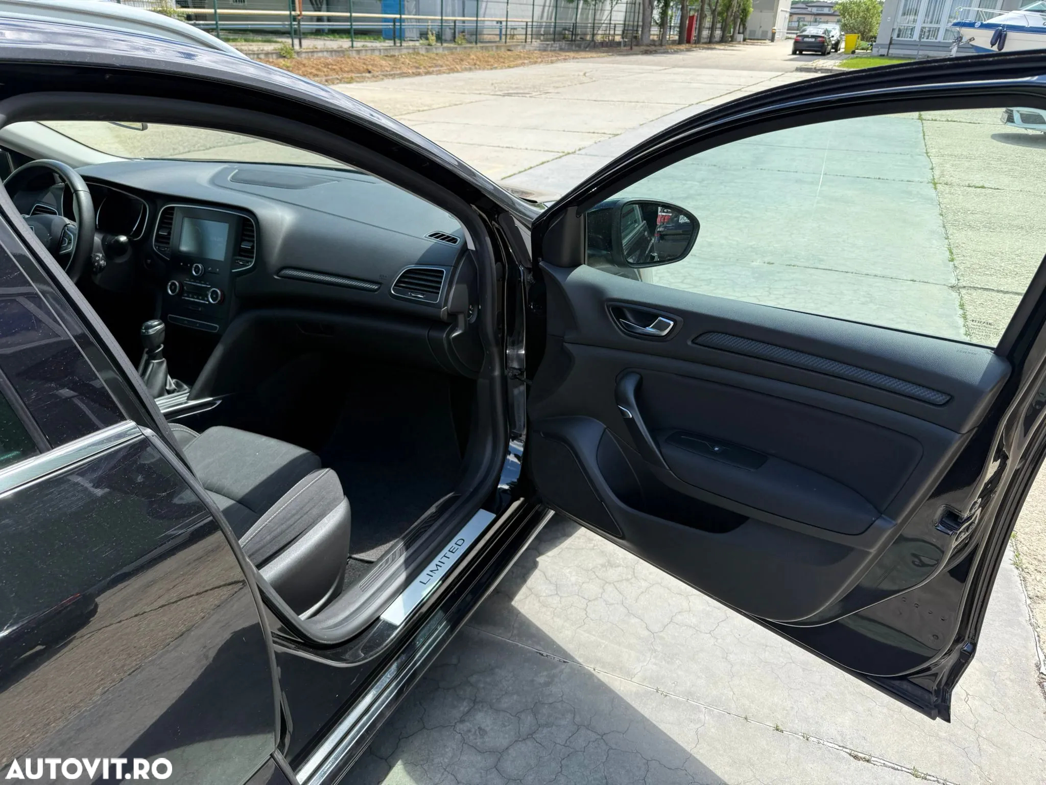 Renault Megane TCe GPF Business - 11