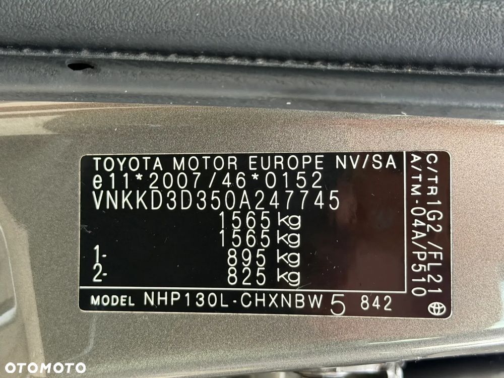 Toyota Yaris - 38