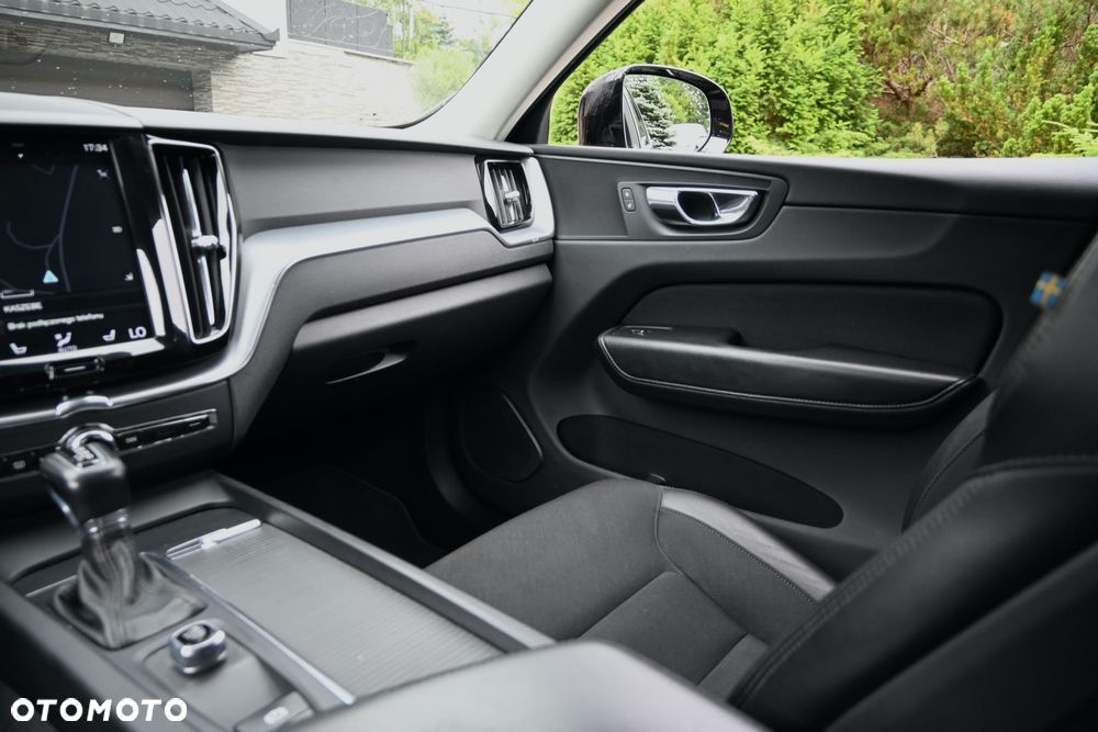 Volvo XC 60 D4 Geartronic Momentum Pro - 21