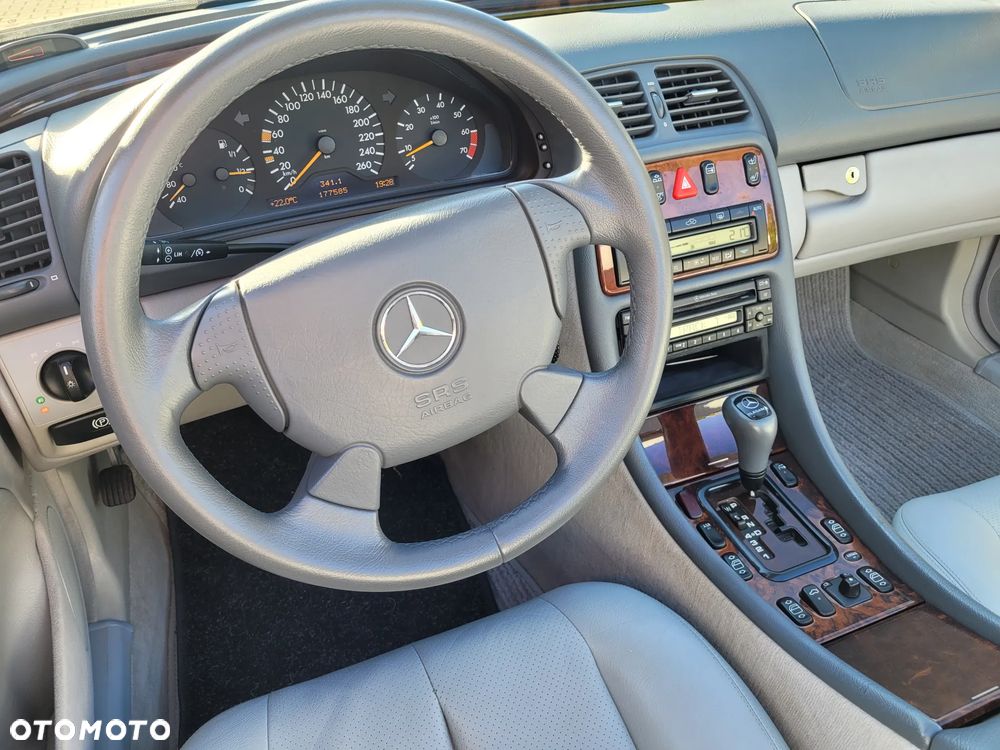 Mercedes-Benz CLK 320 - 12