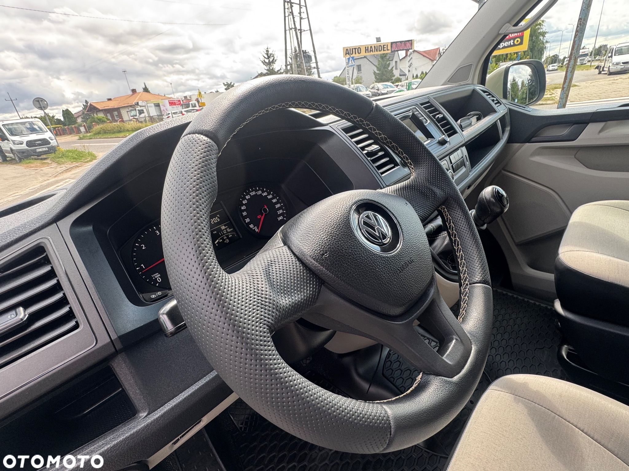 Volkswagen Caravelle 2.0 TDI L1 Highline - 22