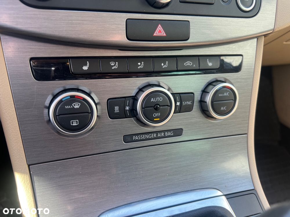 Volkswagen Passat 2.0 TDI BlueMotion Technology Highline - 28