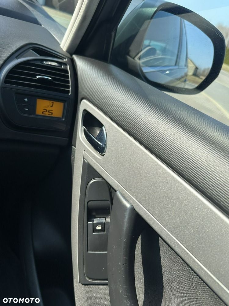 Citroën C4 Picasso - 28