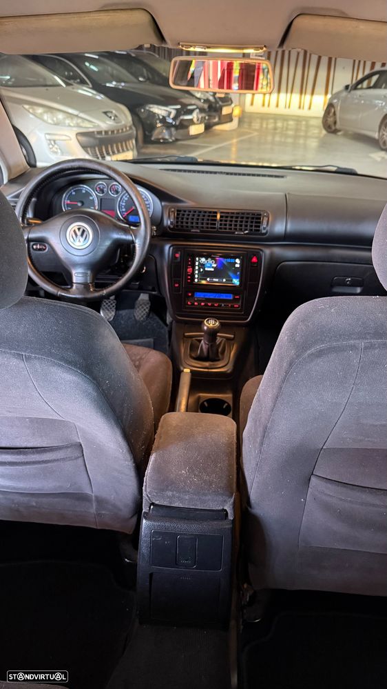 VW Passat 1.9 TDi Comfortline - 23