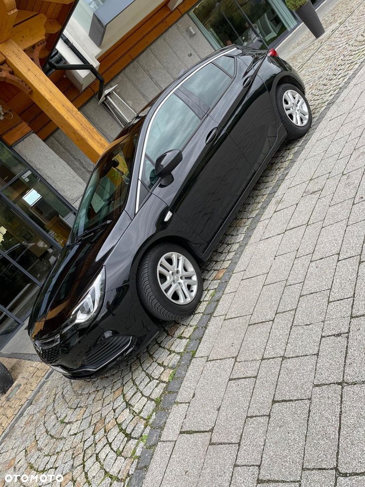 Opel Astra 1.6 T Dynamic S&S - 9