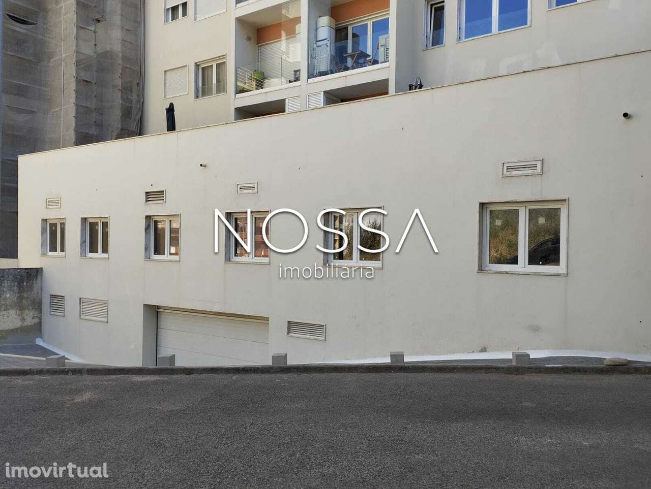 Espaço de serviços com processo de alteraçao para habitação em curs... - Grande imagem: 3/14