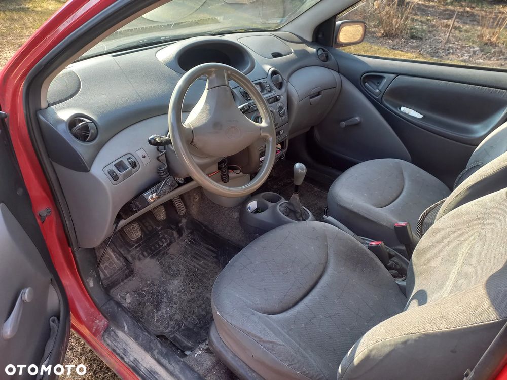 Toyota Yaris 1.0 Luna - 4