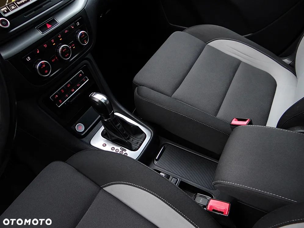 Volkswagen Sharan 2.0 TDI DSG Highline - 32