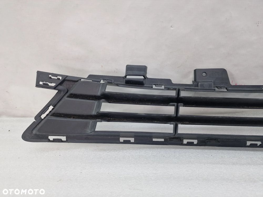 OPEL ZAFIRA C LIFT 15- KRATKA ŚRODKOWA ZDERZAKA PRZEDNIEGO PRZÓD , NR 39079784 , NR AUKCJI KR508 - 8