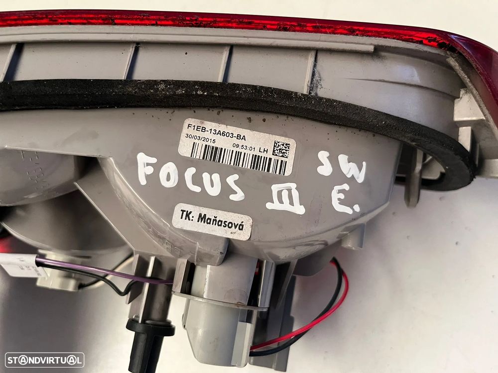 FORD FOCUS III CARRINHA PLASTICO MALA FAROLIM MOTOR - M332 - 9