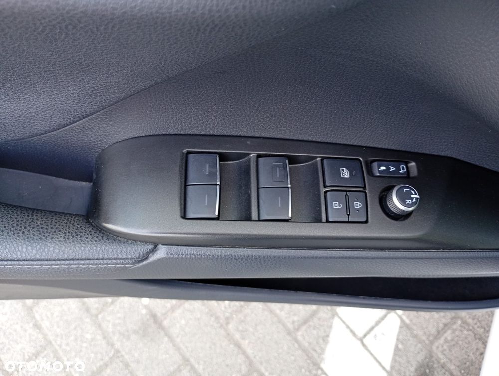 Toyota Camry 2.5 Hybrid Executive CVT - 17