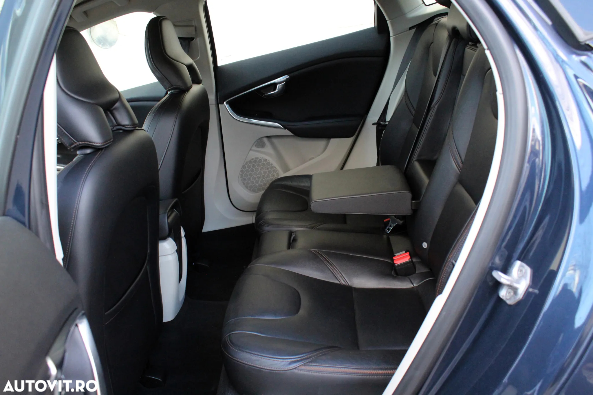Volvo V40 Cross Country D2 Powershift Ocean Race - 8