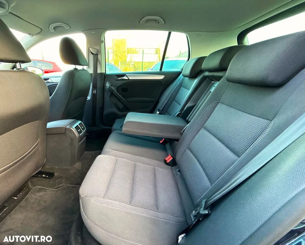 Volkswagen Golf 1.6 TDI DPF BlueMotion - 19