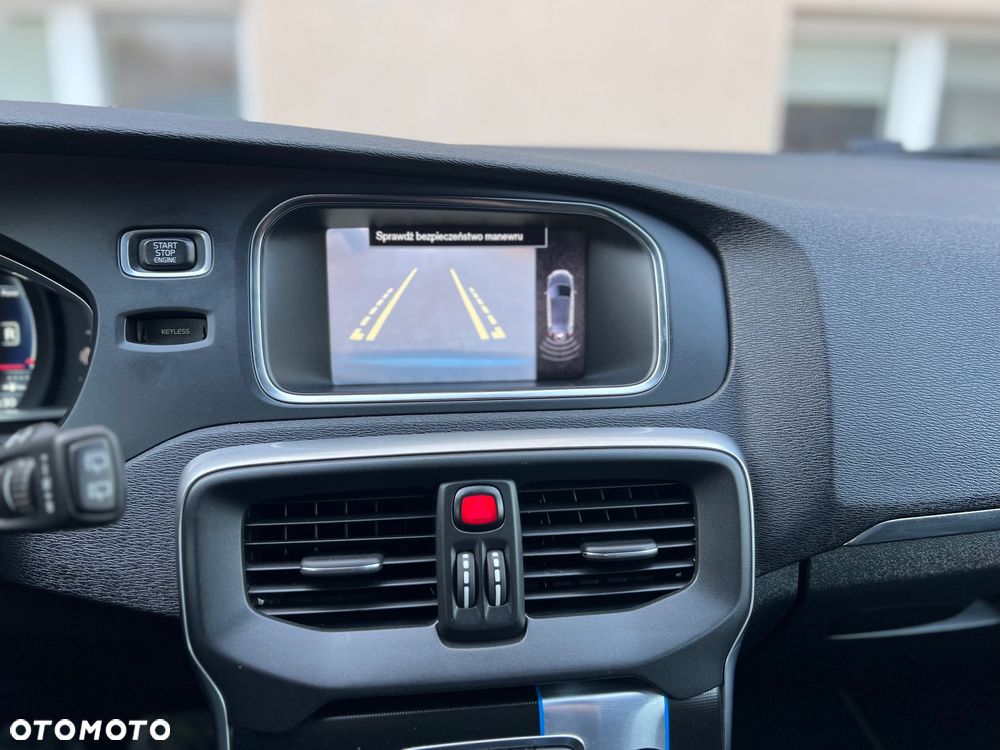 Volvo V40 D3 R Design - 18