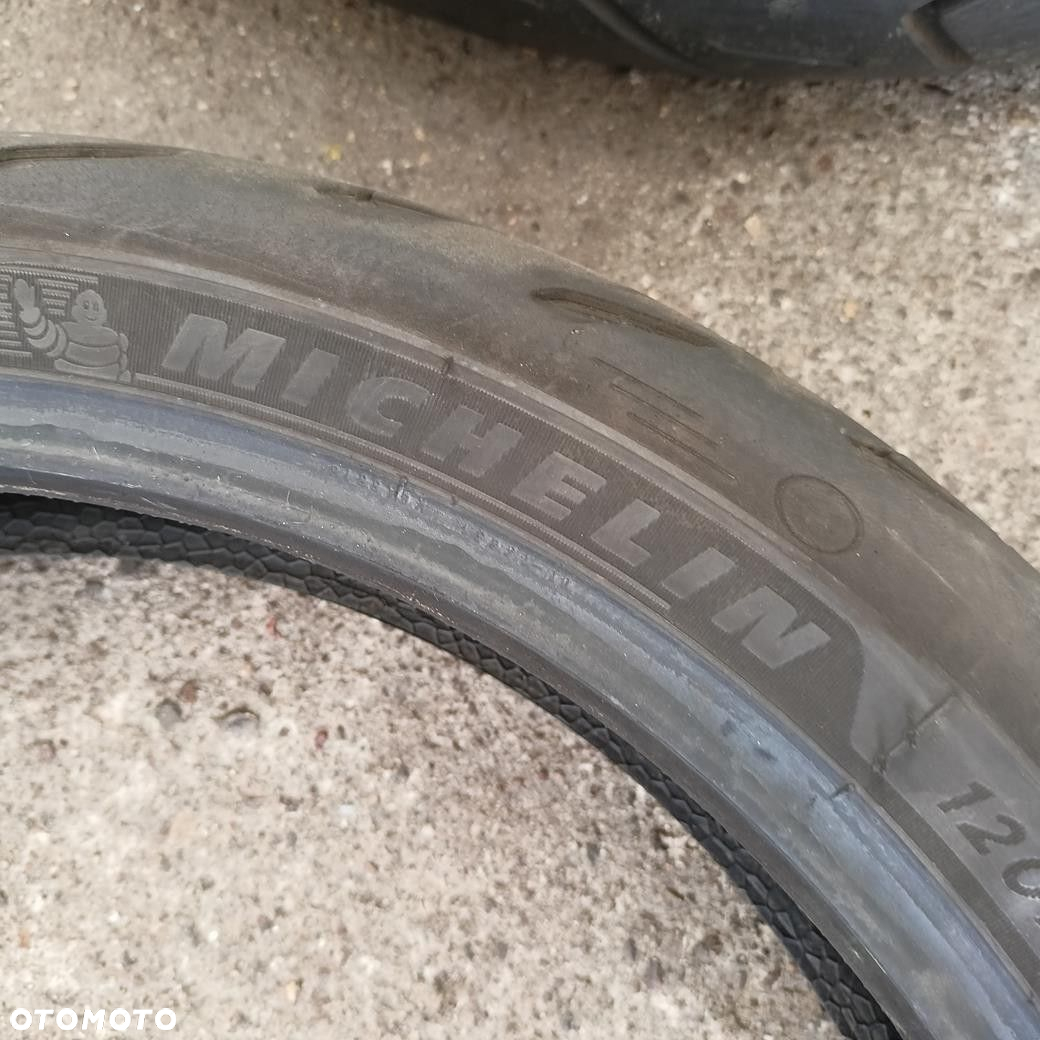 OPONA MOTOR 120/70/17 MICHELIN (F1536) - 2