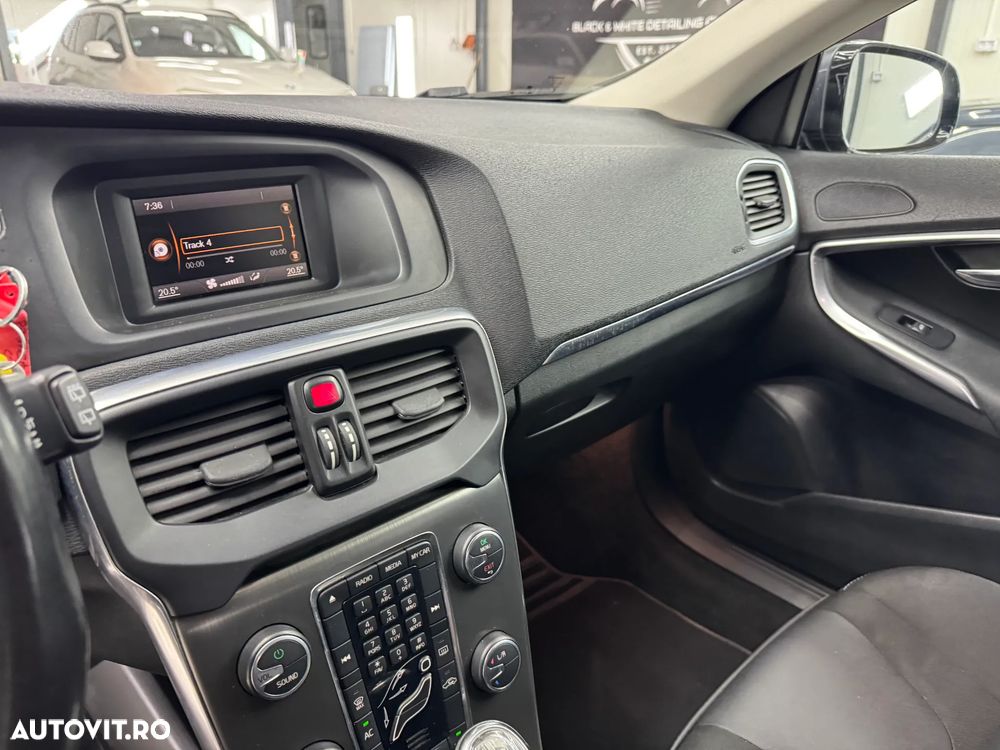 Volvo V40 D3 Geartronic Kinetic - 19