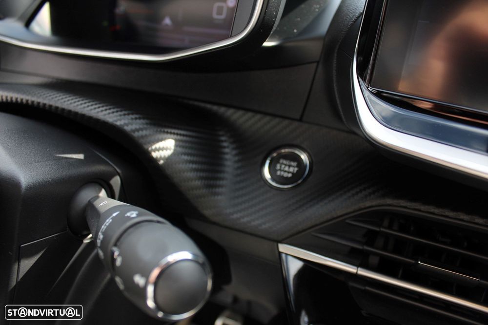 Peugeot 2008 1.2 PureTech GT - 17