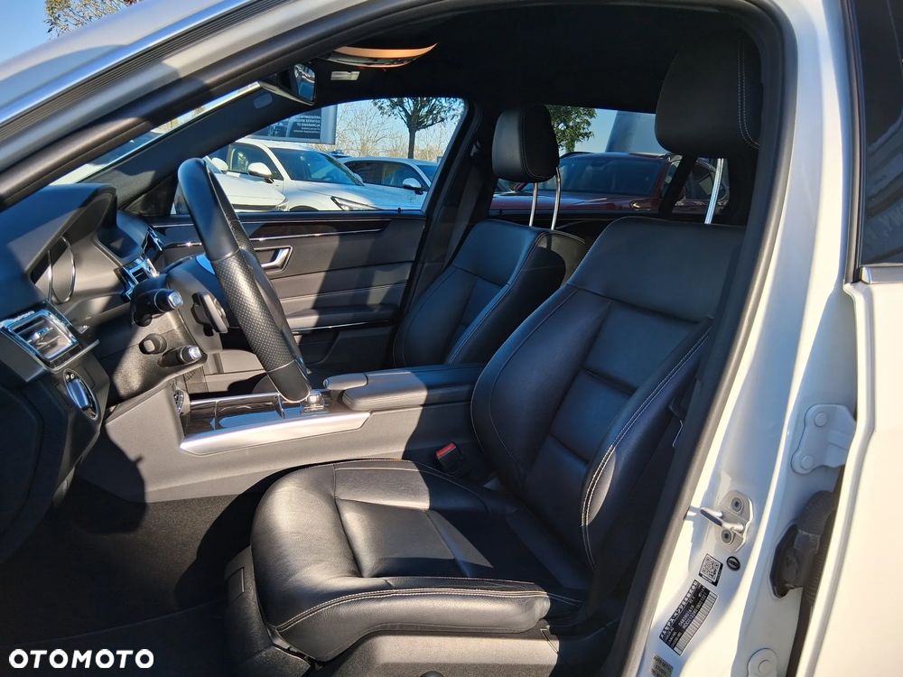 Mercedes-Benz Klasa E 300 4Matic 7G-TRONIC Avantgarde - 17