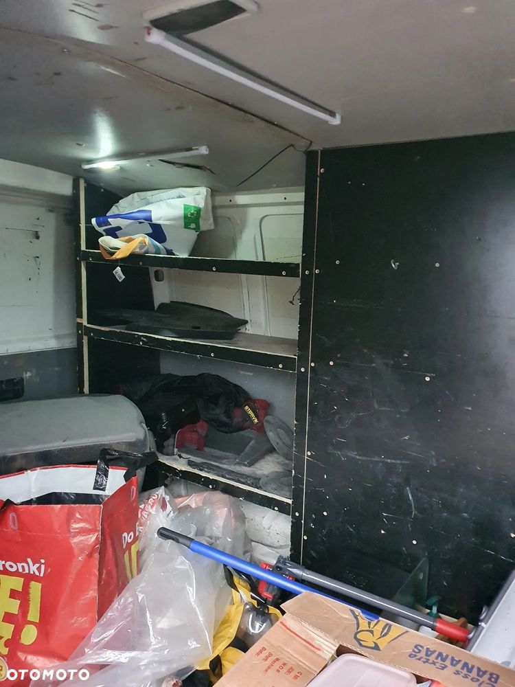 Volkswagen Transporter - 2