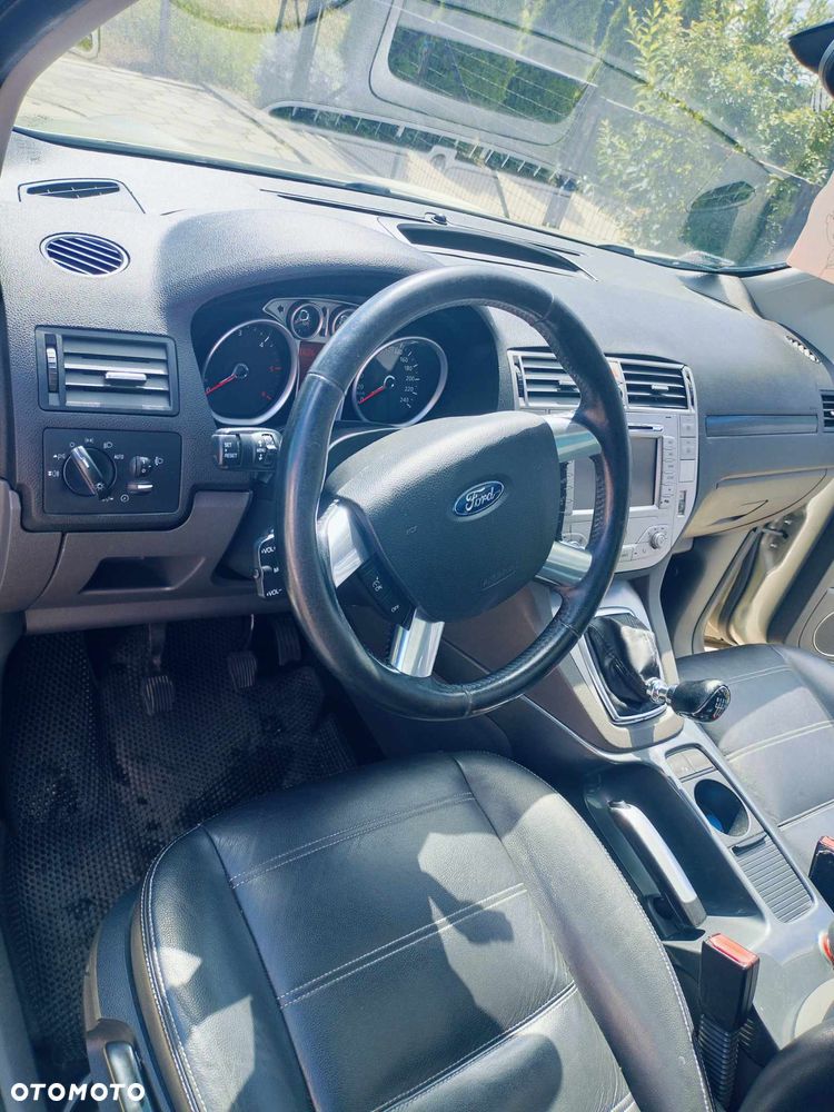 Ford Kuga 2.0 TDCi 4x4 Titanium - 9