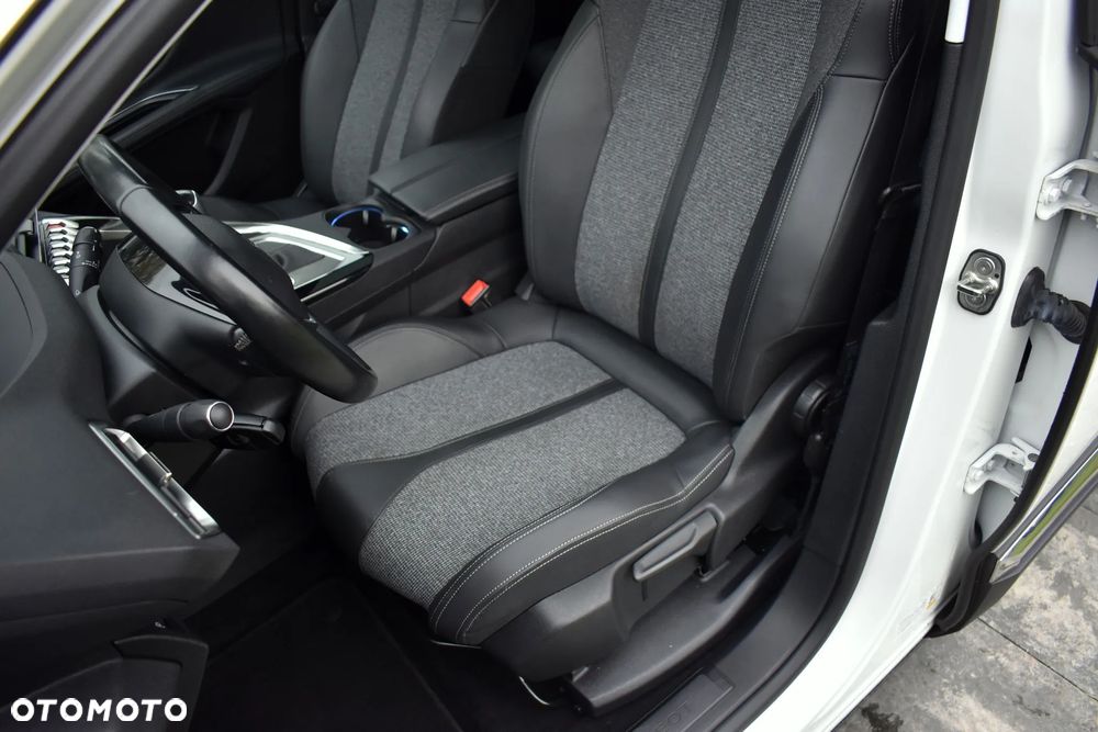 Peugeot 5008 BlueHDi 130 Allure Pack - 26
