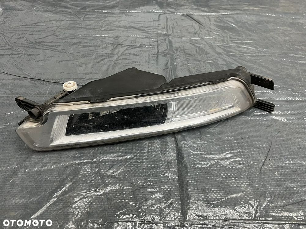 VW Passat Halogen Lampa przeciwmgielna lewy przód 3G0941661H