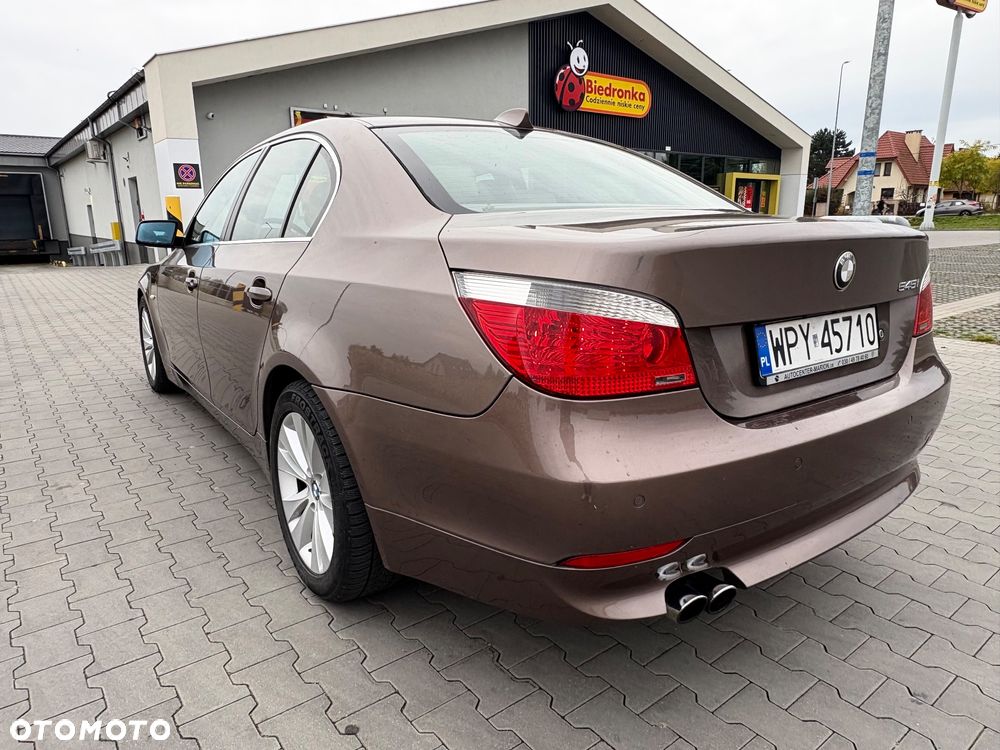 BMW Seria 5 545i - 6