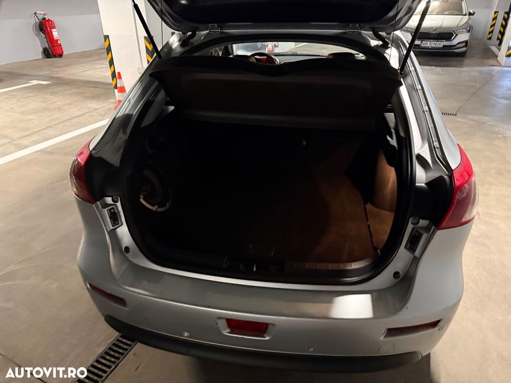 Mitsubishi Lancer 2.0 DI-D Intense - 7