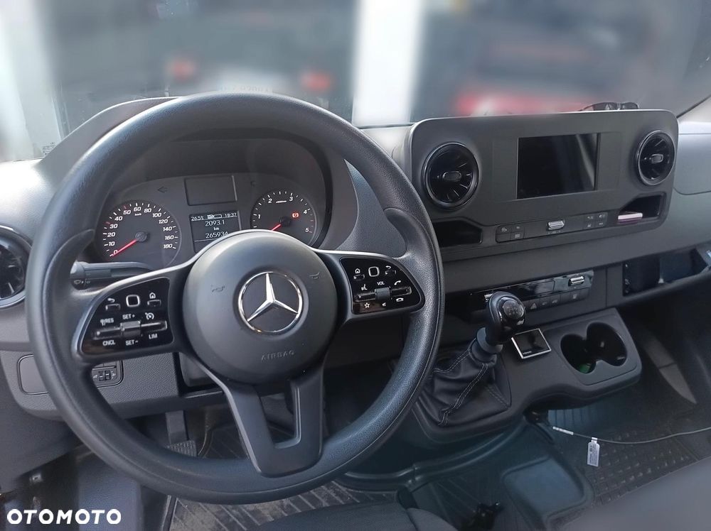 Mercedes-Benz Sprinter - 3