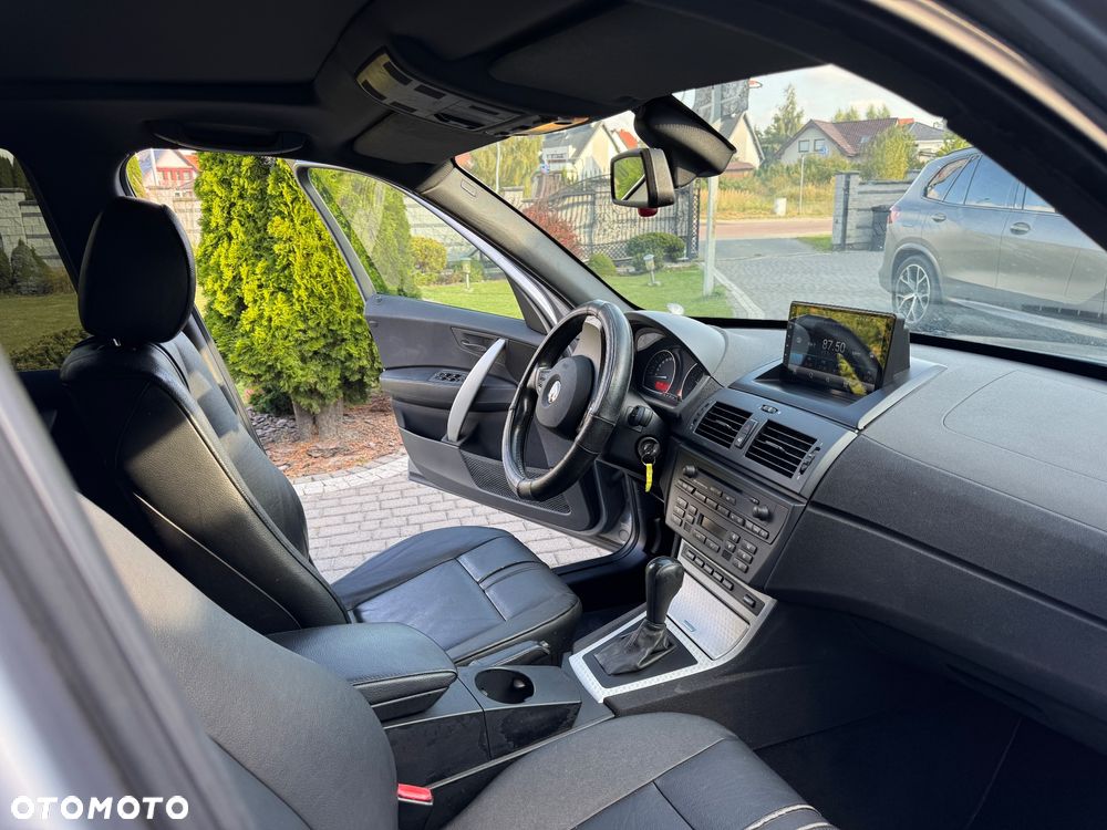 BMW X3 2.5i - 11