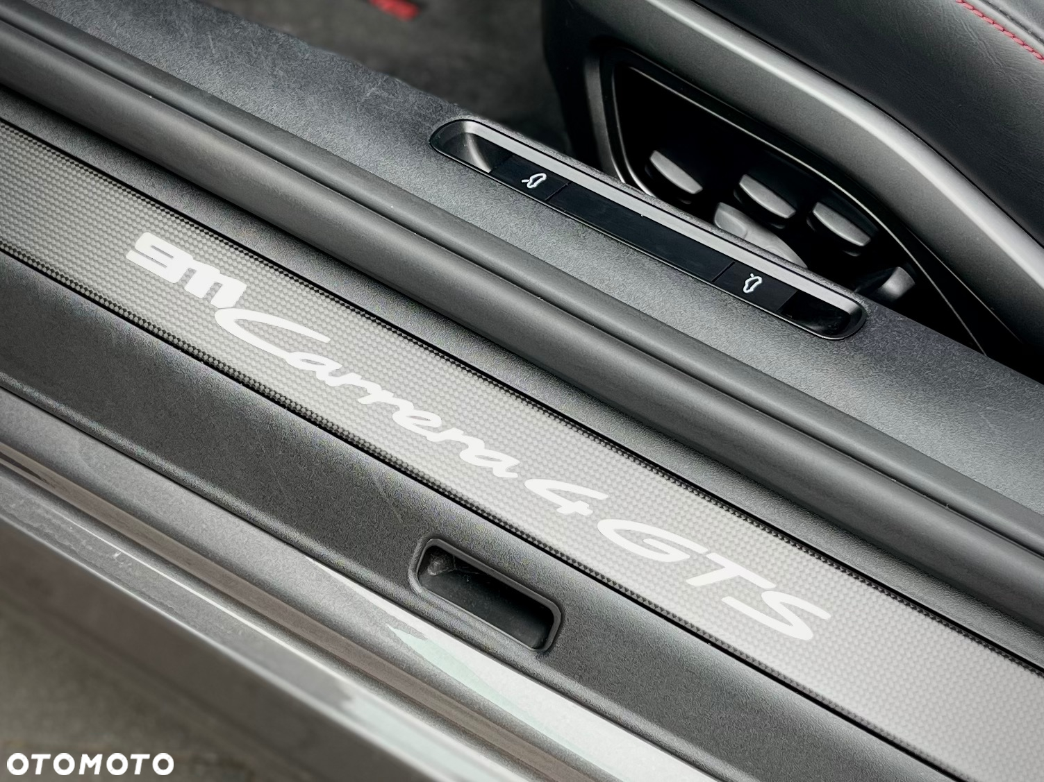 Porsche 911 Carrera 4 GTS Cabrio - 20