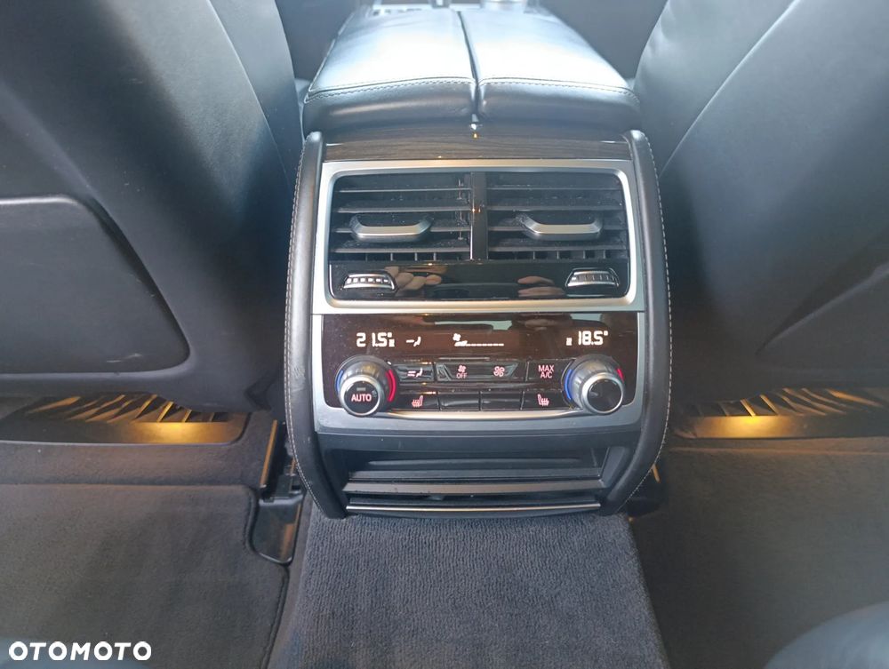 BMW Seria 7 730d xDrive - 22