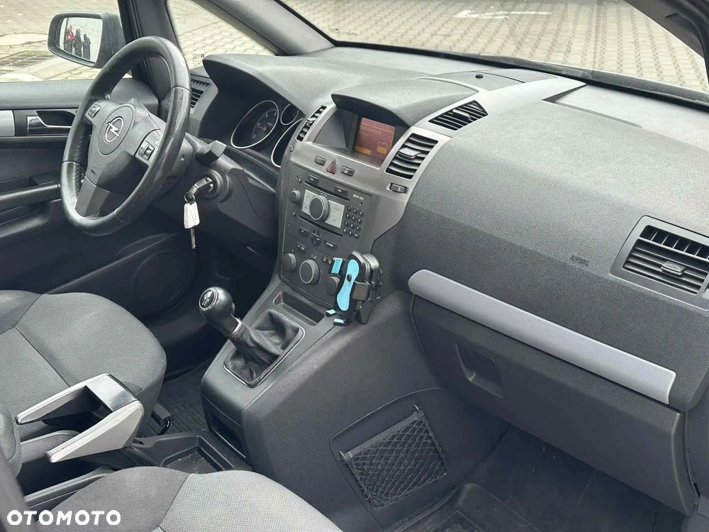 Opel Zafira - 4