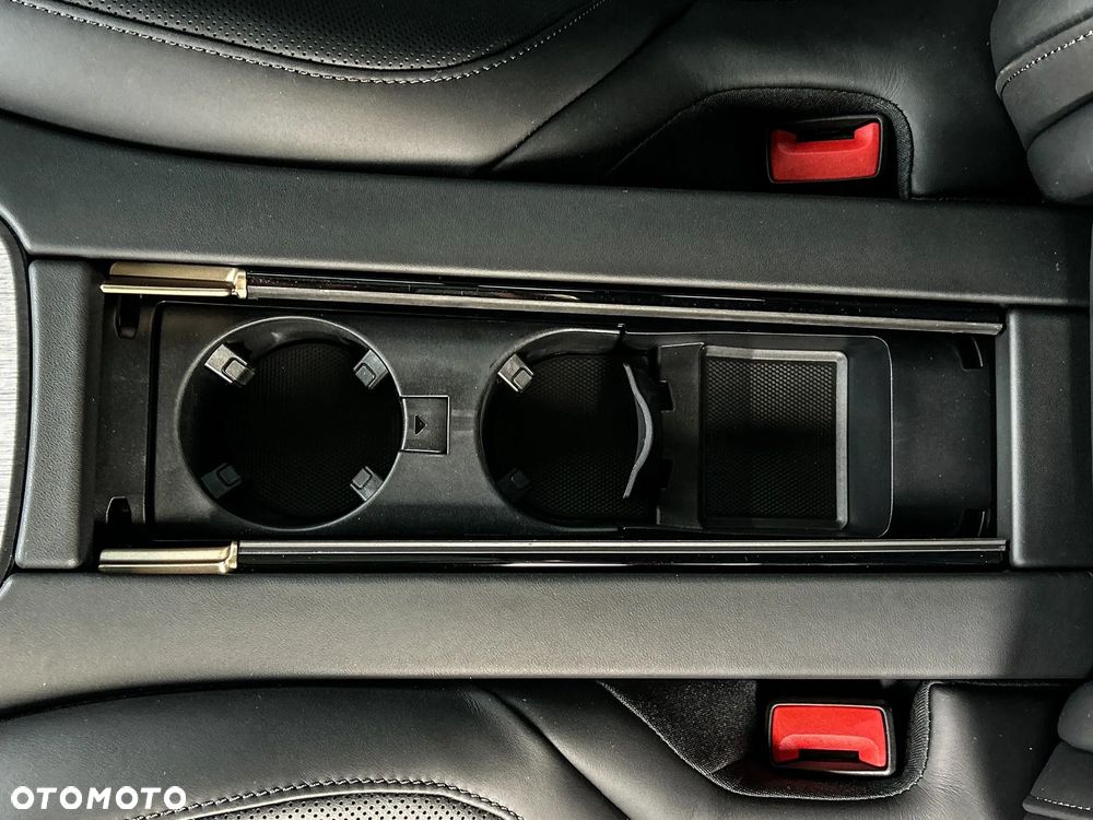 Porsche Panamera Turbo E-Hybrid PHEV - 27