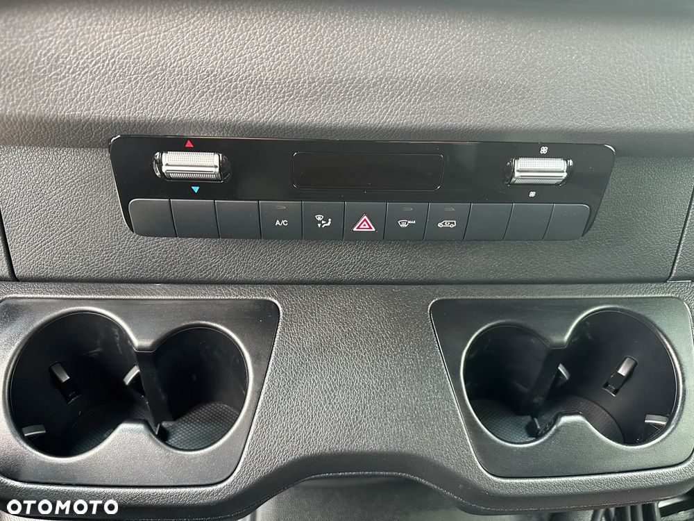 Mercedes-Benz Sprinter - 21