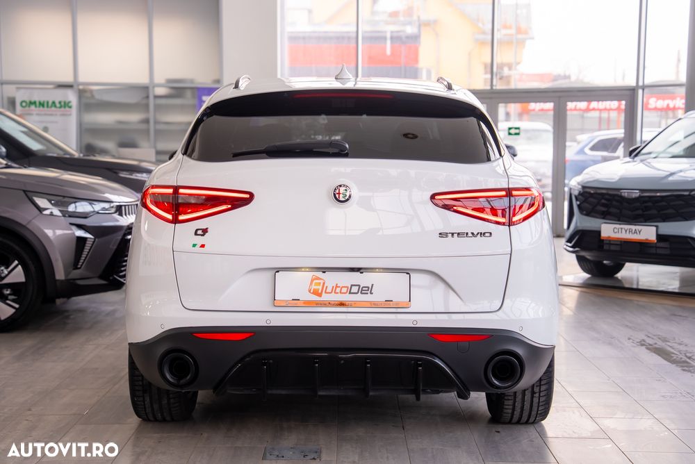 Alfa Romeo Stelvio 2.0 Turbo 16V AT8-Q4 B-Tech - 10
