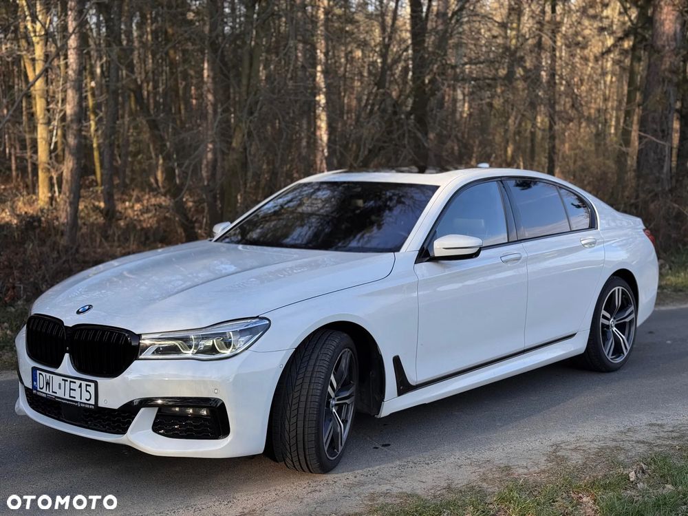 BMW Seria 7 750i xDrive - 17