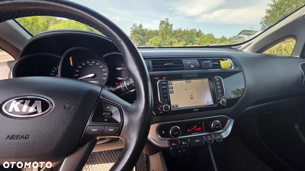 Kia Rio 1.2 L - 4