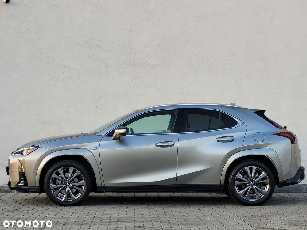 Lexus UX 250h F Sport AWD - 8