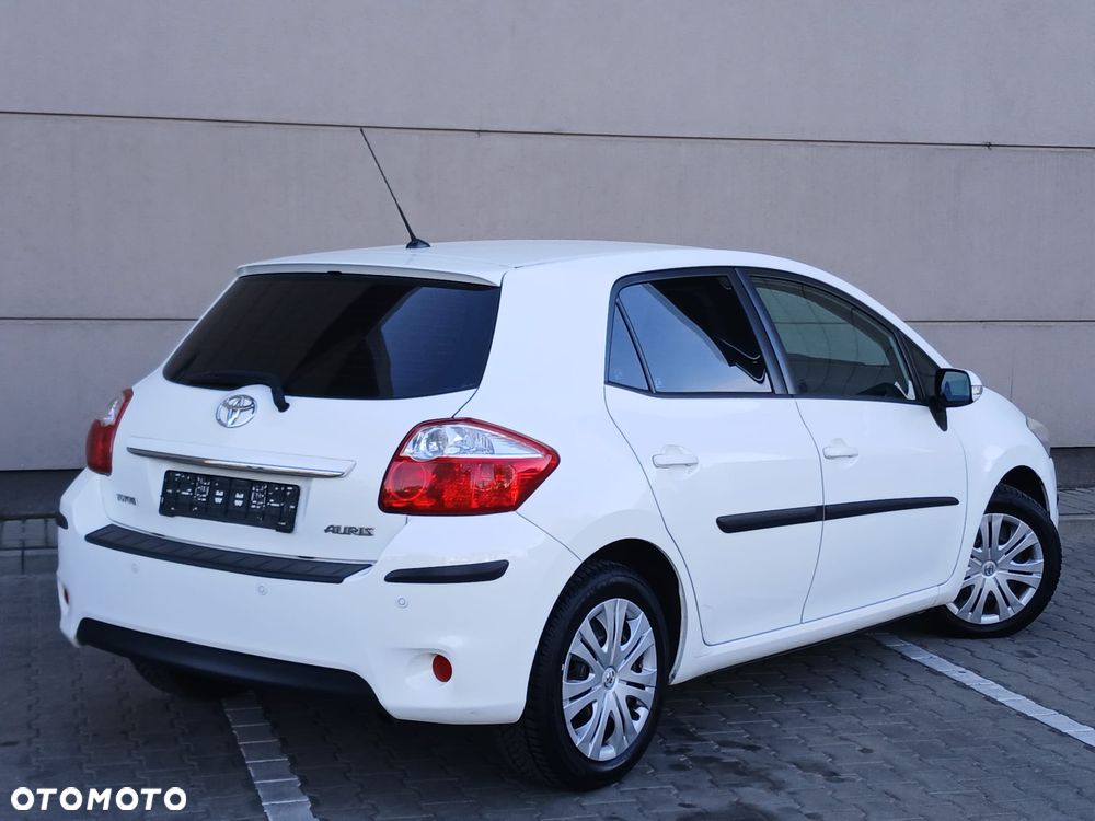 Toyota Auris 1.6 Life+ - 7