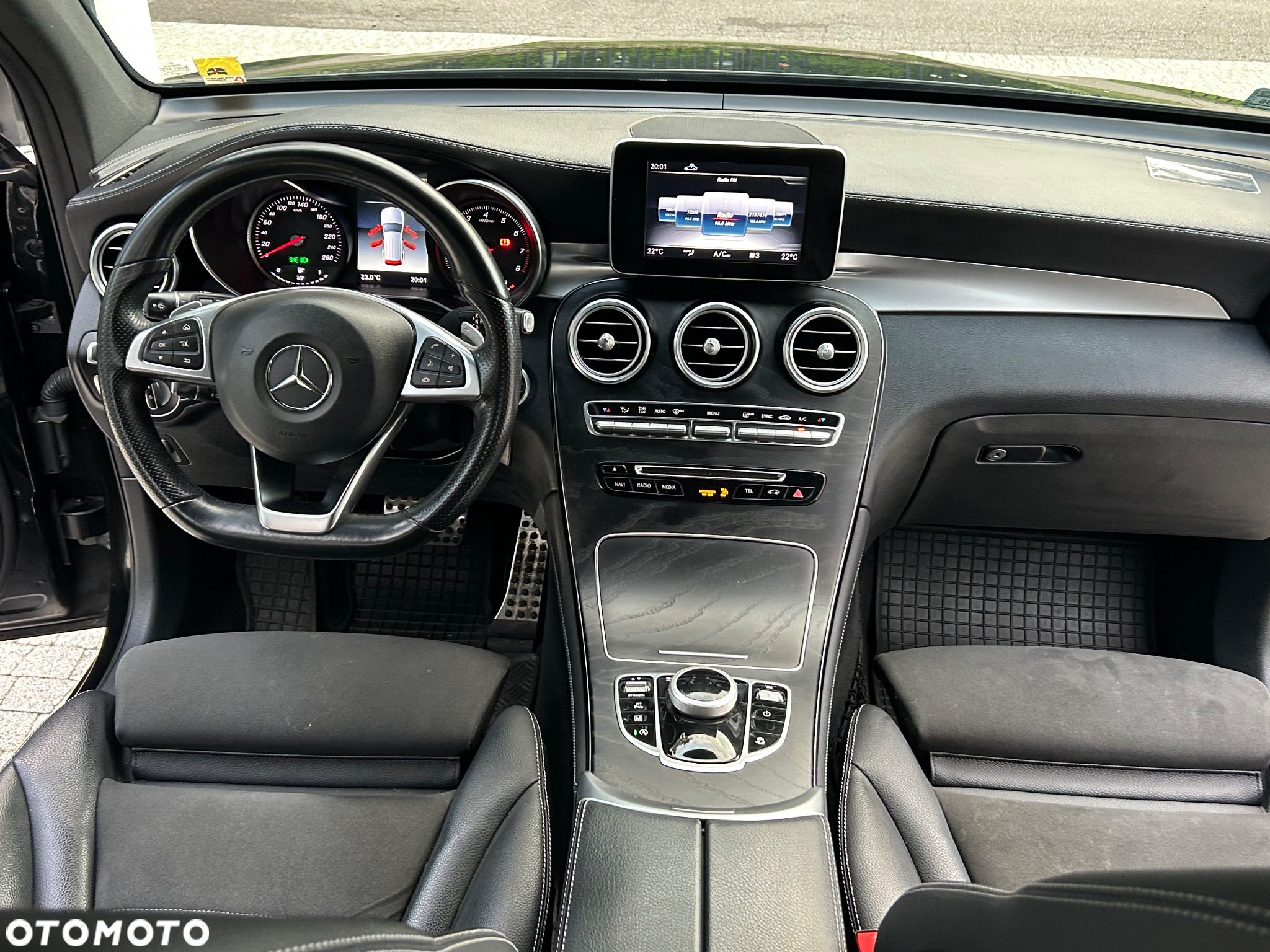 Mercedes-Benz GLC - 21