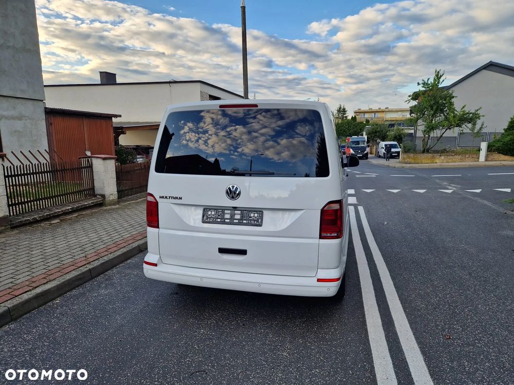 Volkswagen Multivan - 10