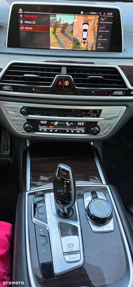 BMW Seria 7 750Li xDrive - 12