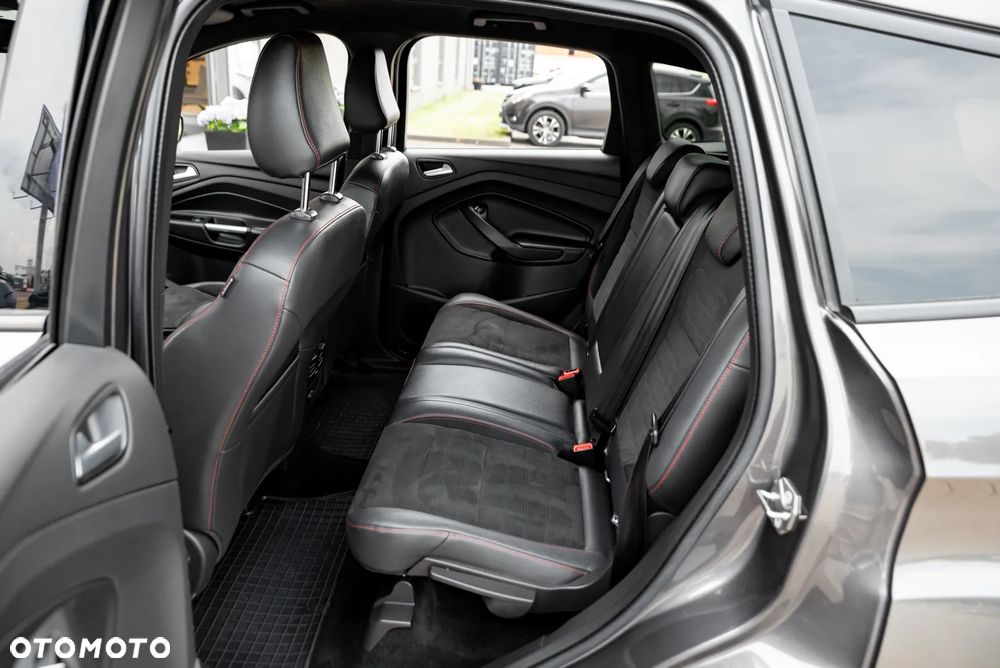 Ford Kuga 1.5 EcoBoost 2x4 ST-Line - 19
