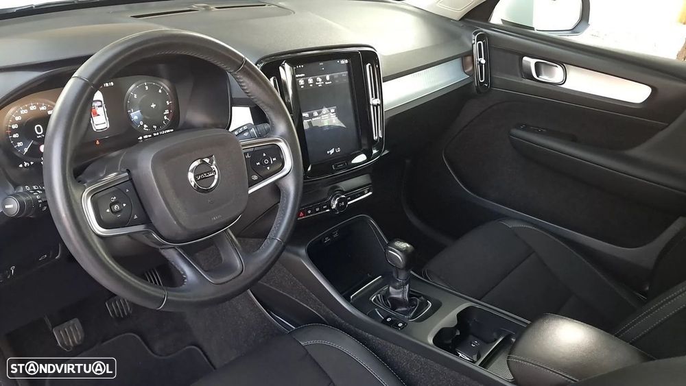 Volvo XC 40 2.0 D3 Momentum Plus - 37