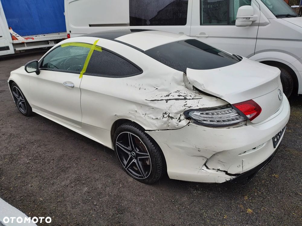 Mercedes-Benz Klasa C 200 4-Matic 9G-Tronic - 26