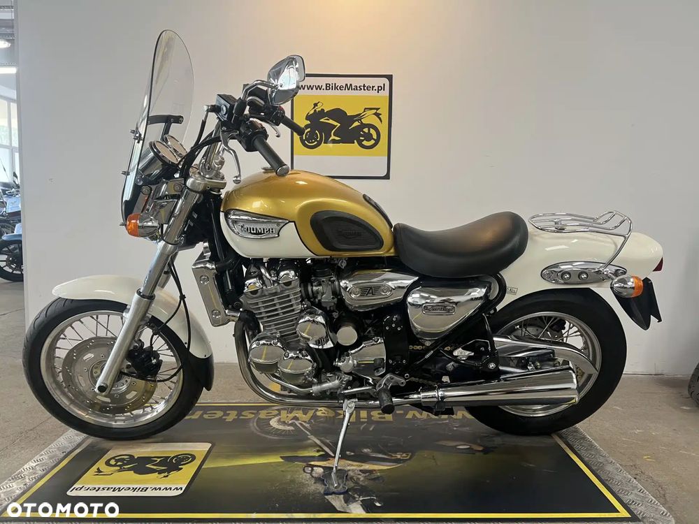 Triumph Adventurer - 2