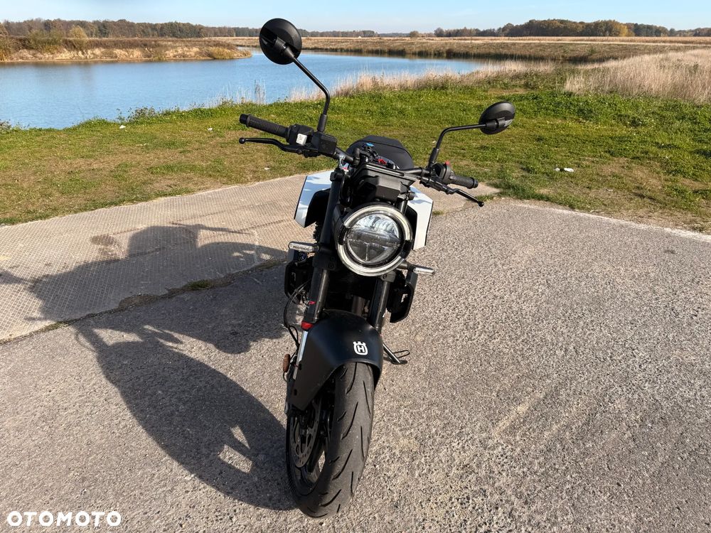 Husqvarna Vitpilen - 3